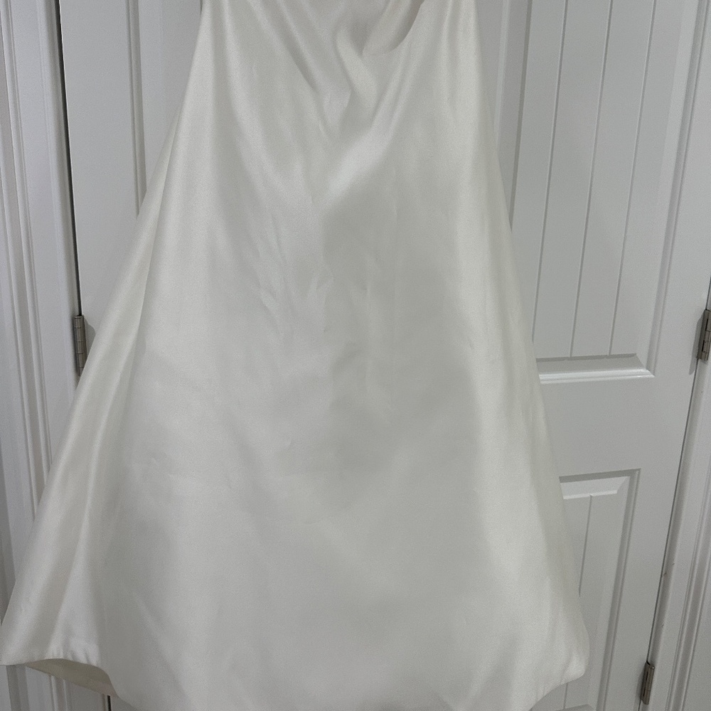 Wedding Dress by ENZOANI - Picture 16 of 16